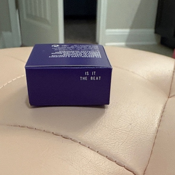 MAC x Selena Quintanilla Eyeshadow AB6 “Is It The Beat” NIB Sealed - Picture 2 of 4